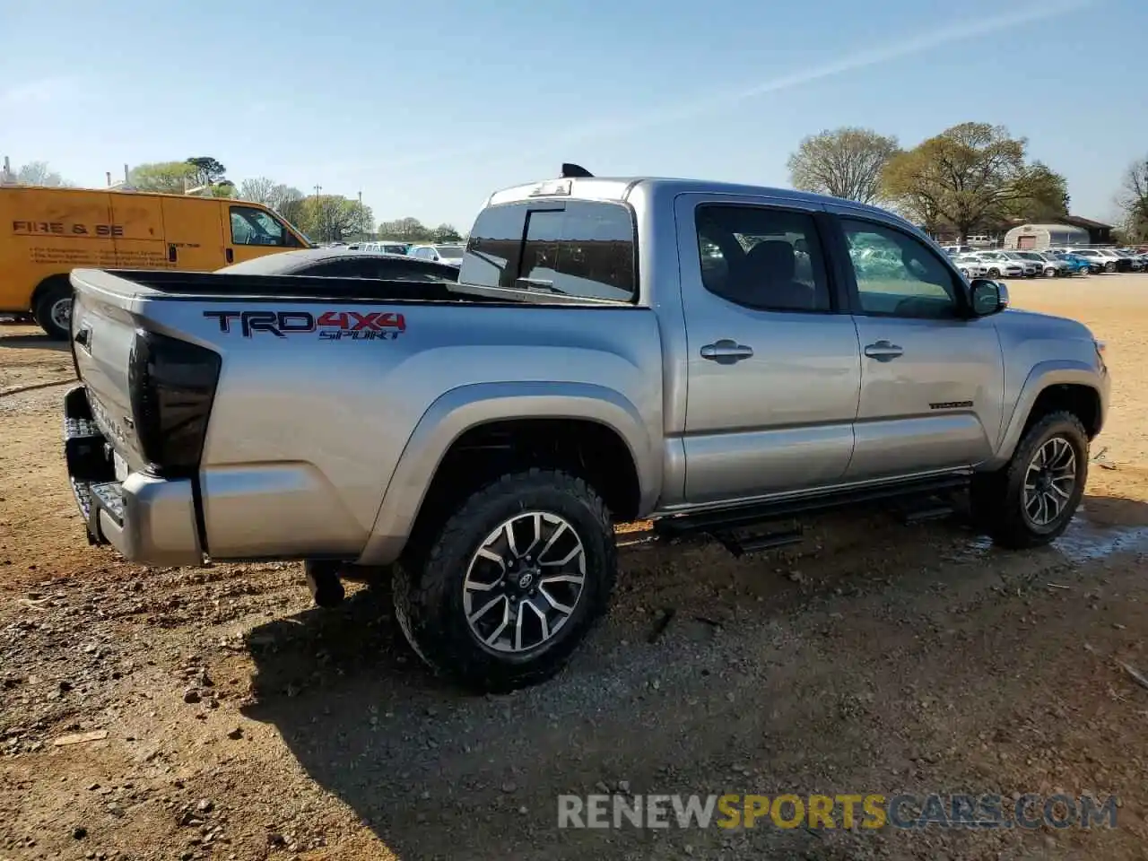 3 Photograph of a damaged car 5TFCZ5ANXMX251552 TOYOTA TACOMA 2021