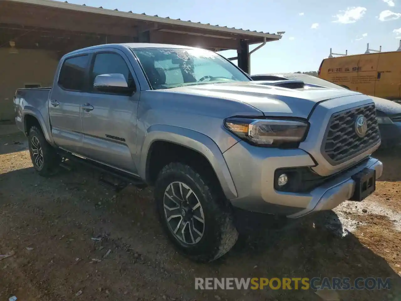 4 Photograph of a damaged car 5TFCZ5ANXMX251552 TOYOTA TACOMA 2021