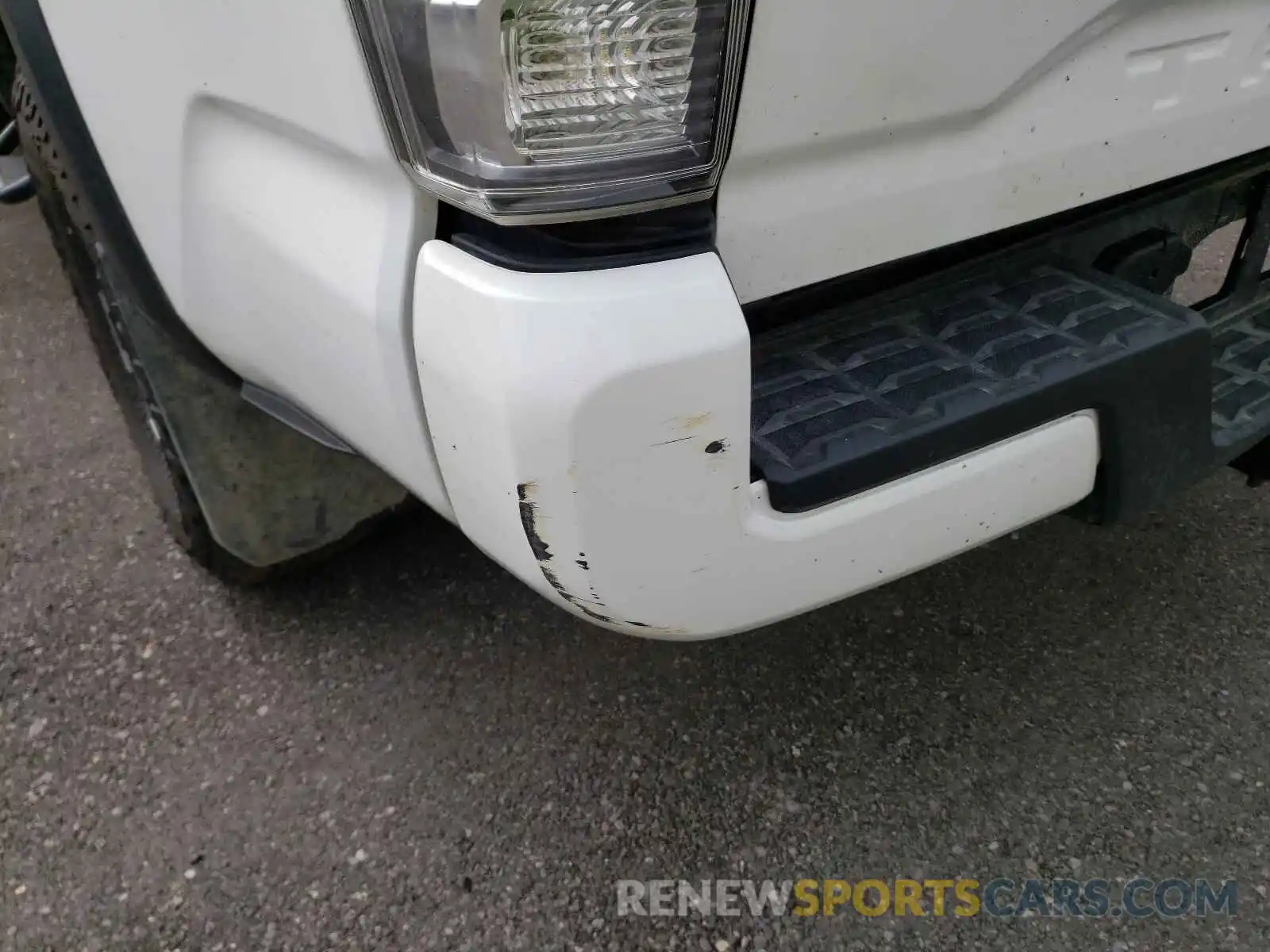 9 Photograph of a damaged car 5TFCZ5ANXMX257660 TOYOTA TACOMA 2021