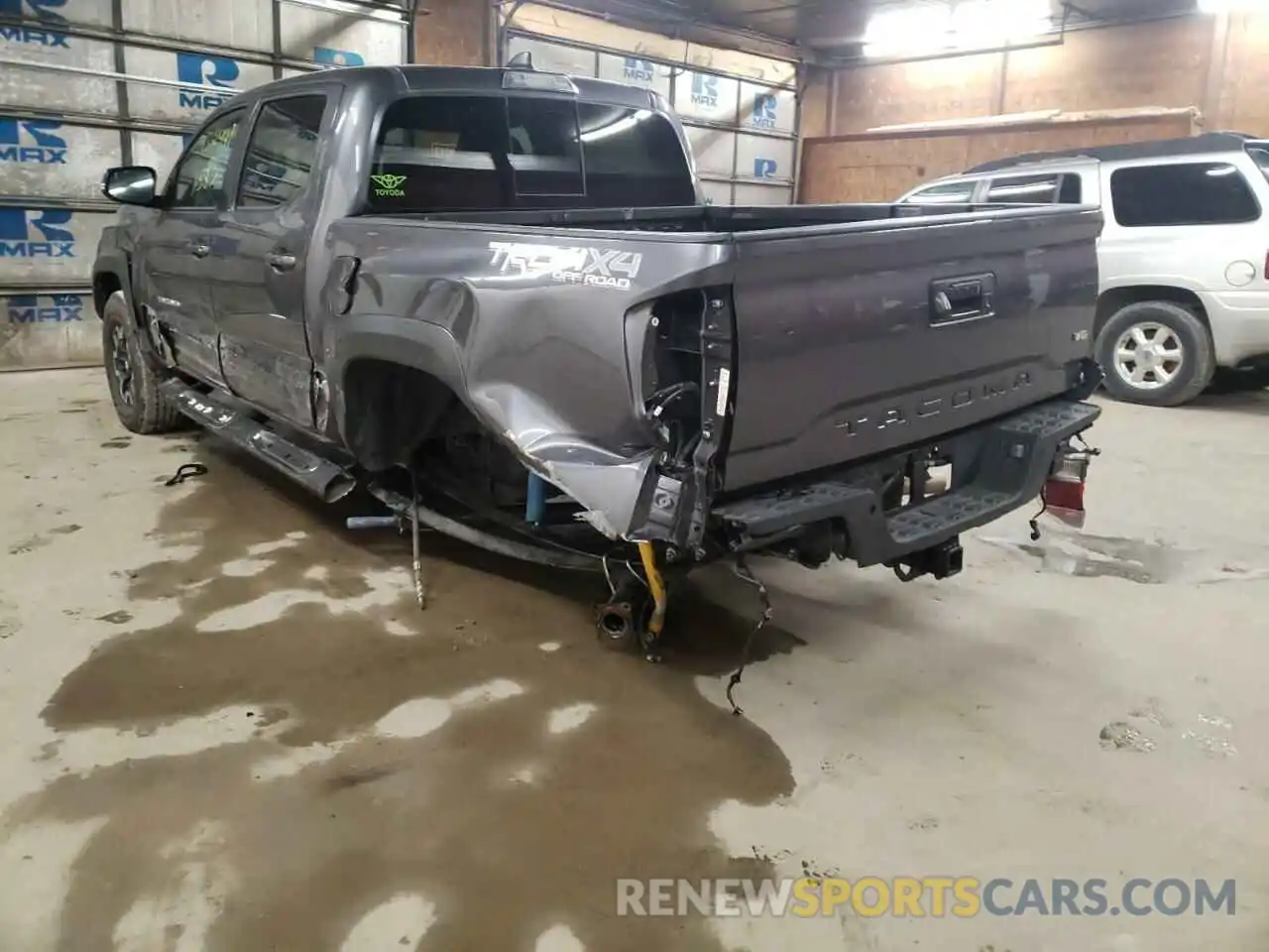 3 Photograph of a damaged car 5TFCZ5ANXMX262681 TOYOTA TACOMA 2021