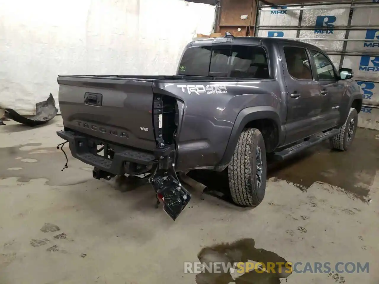 4 Photograph of a damaged car 5TFCZ5ANXMX262681 TOYOTA TACOMA 2021