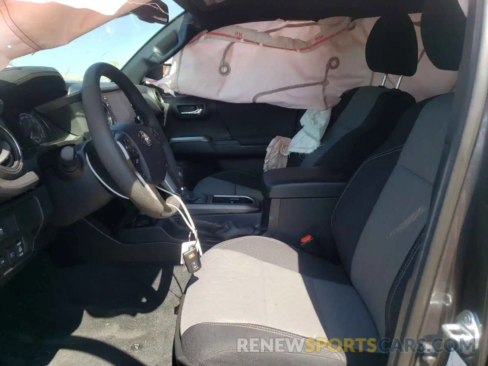 5 Photograph of a damaged car 5TFCZ5ANXMX265886 TOYOTA TACOMA 2021