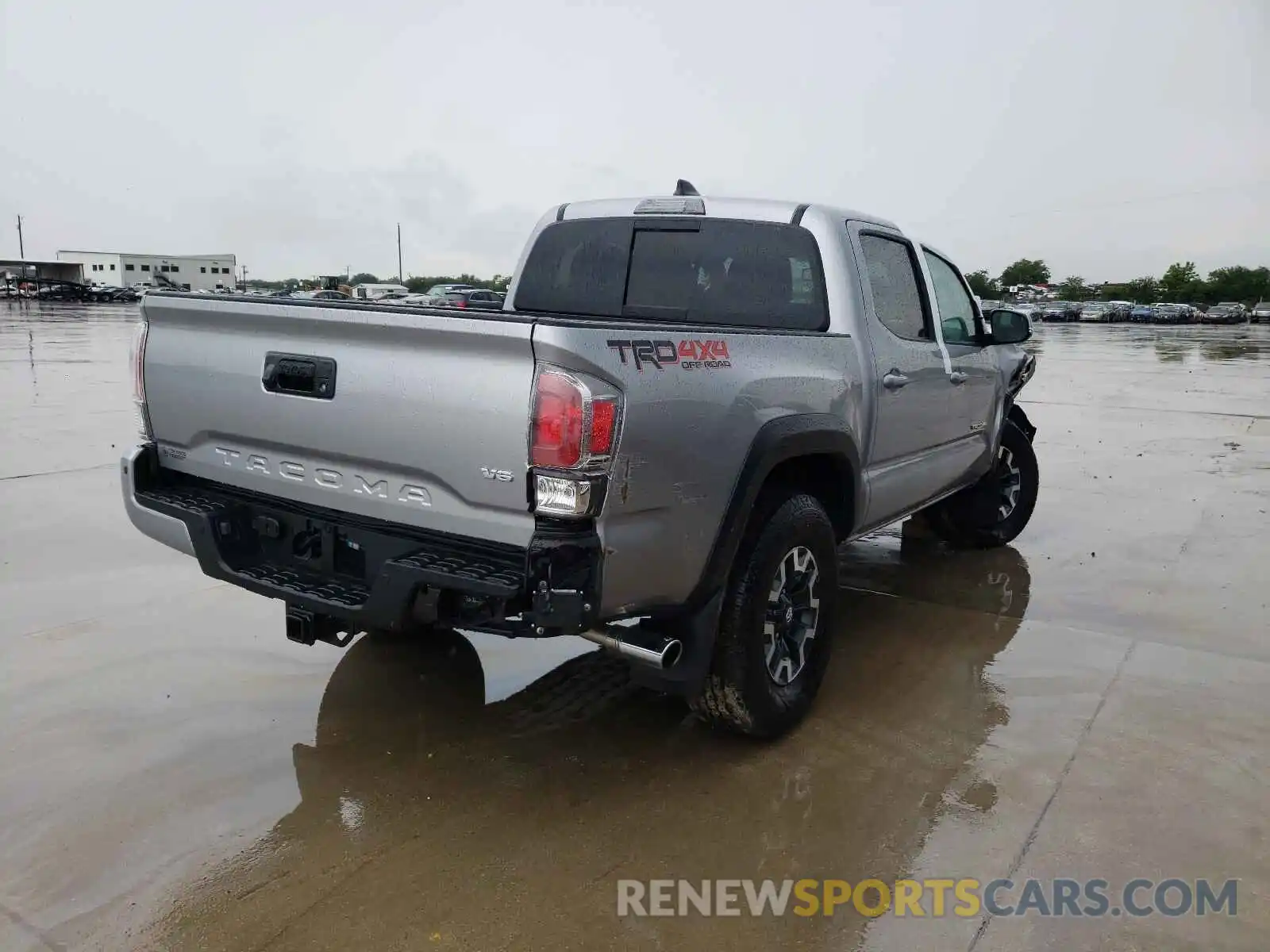 4 Photograph of a damaged car 5TFCZ5ANXMX268206 TOYOTA TACOMA 2021