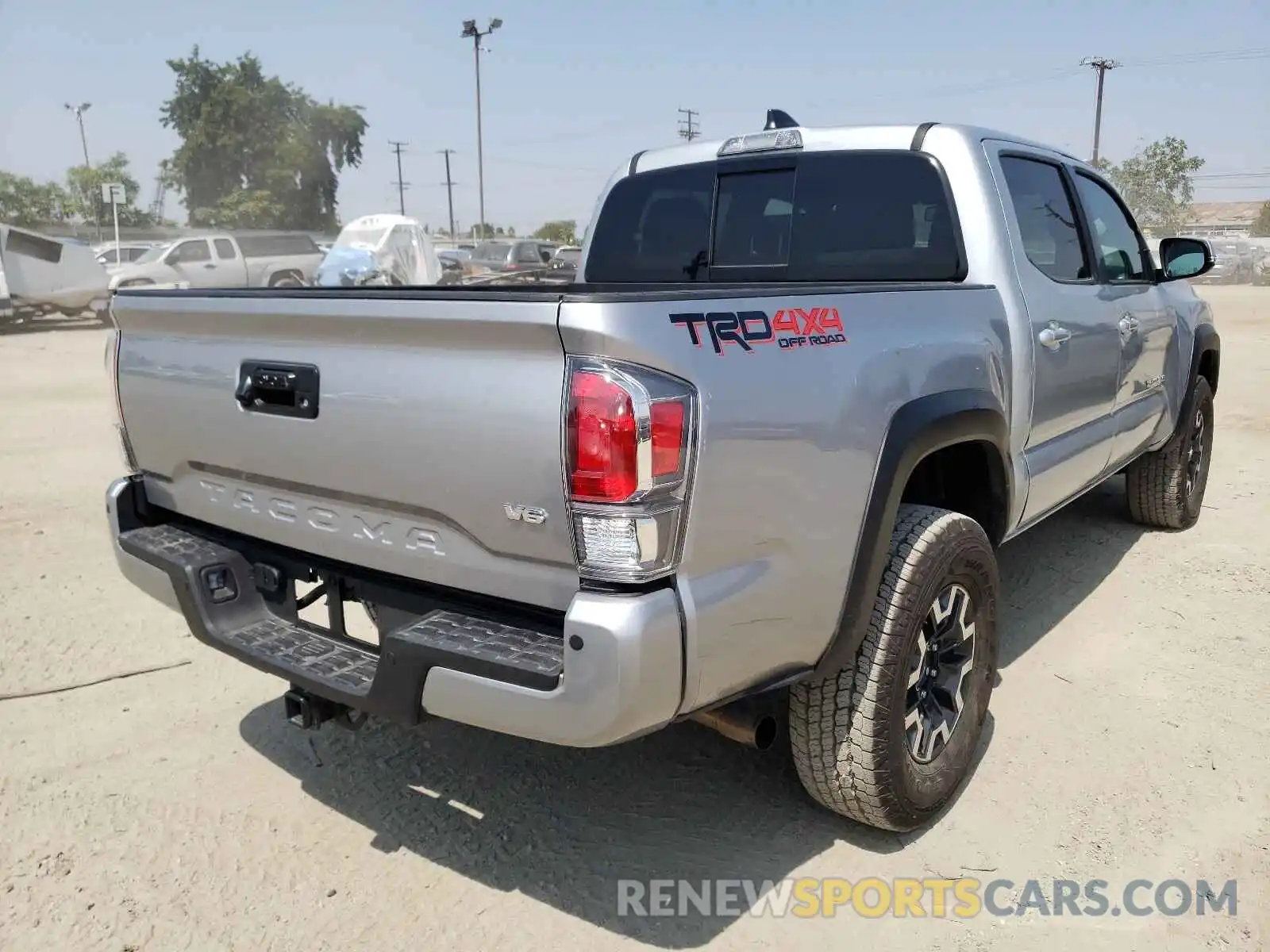 4 Photograph of a damaged car 5TFCZ5ANXMX270019 TOYOTA TACOMA 2021