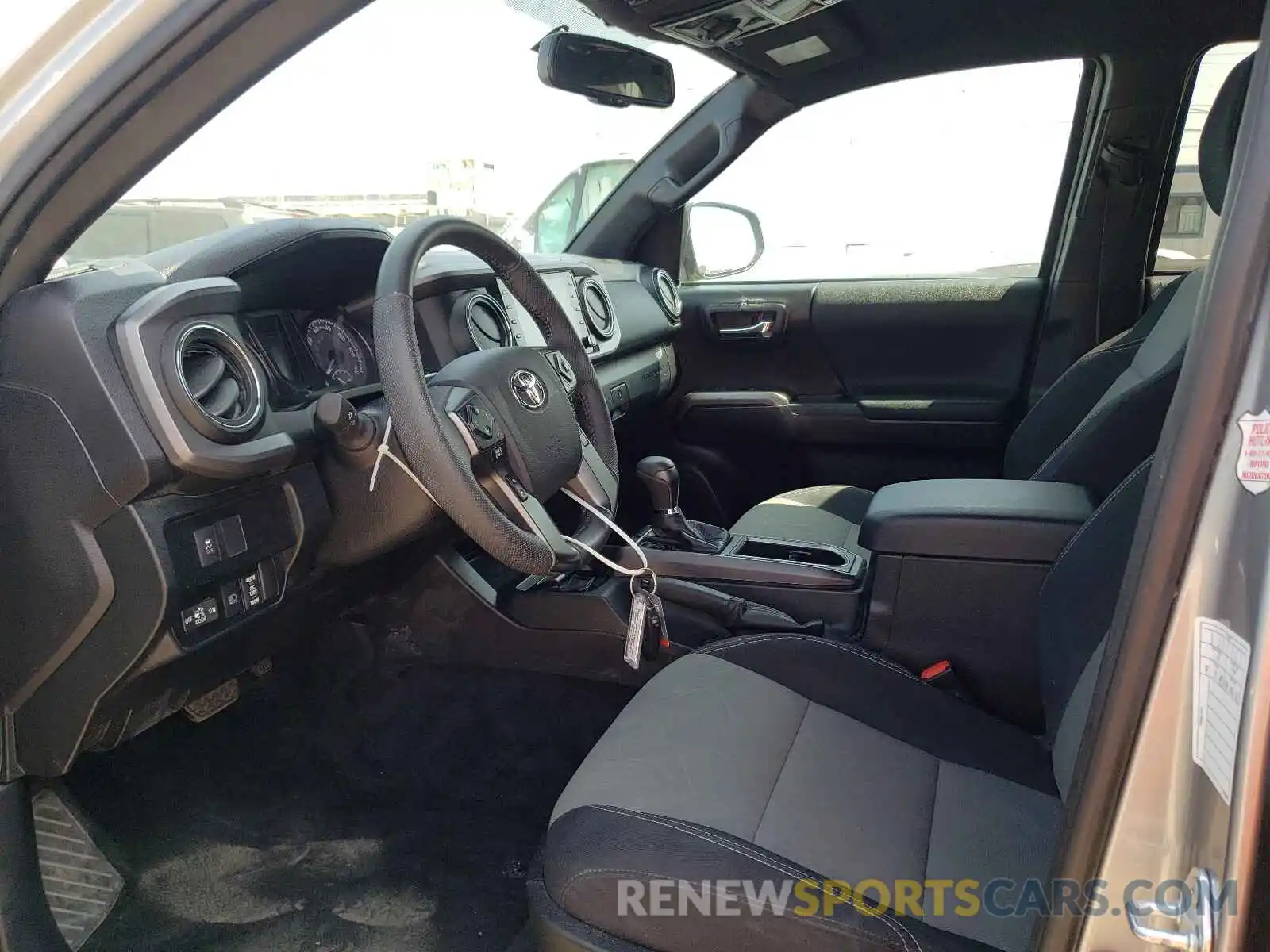 5 Photograph of a damaged car 5TFCZ5ANXMX270019 TOYOTA TACOMA 2021