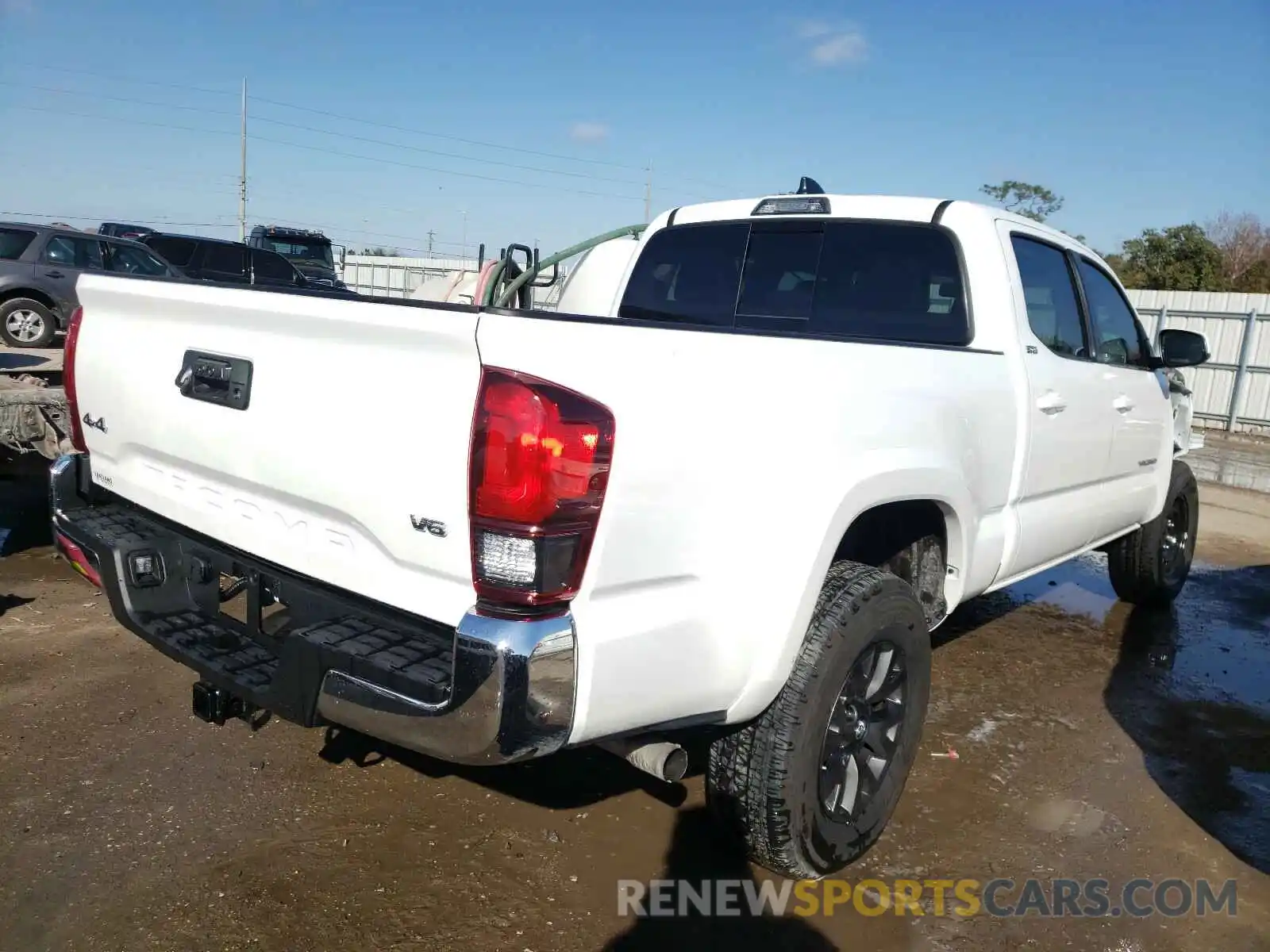 4 Photograph of a damaged car 5TFDZ5BN1MX058161 TOYOTA TACOMA 2021