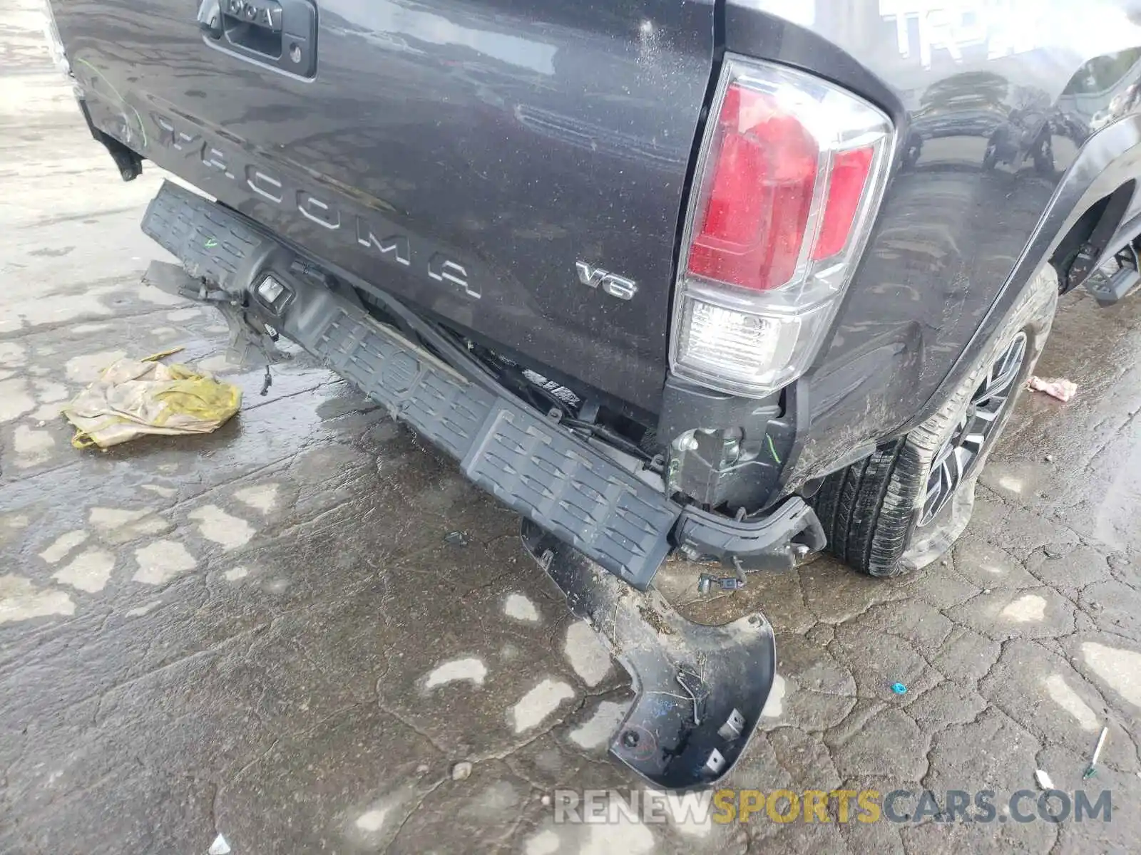 9 Photograph of a damaged car 5TFDZ5BN7MX056009 TOYOTA TACOMA 2021