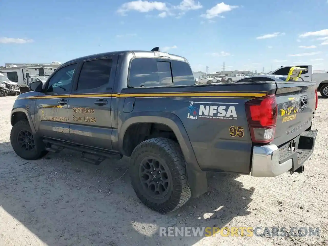 2 Photograph of a damaged car 3TMAZ5CN0NM160284 TOYOTA TACOMA 2022