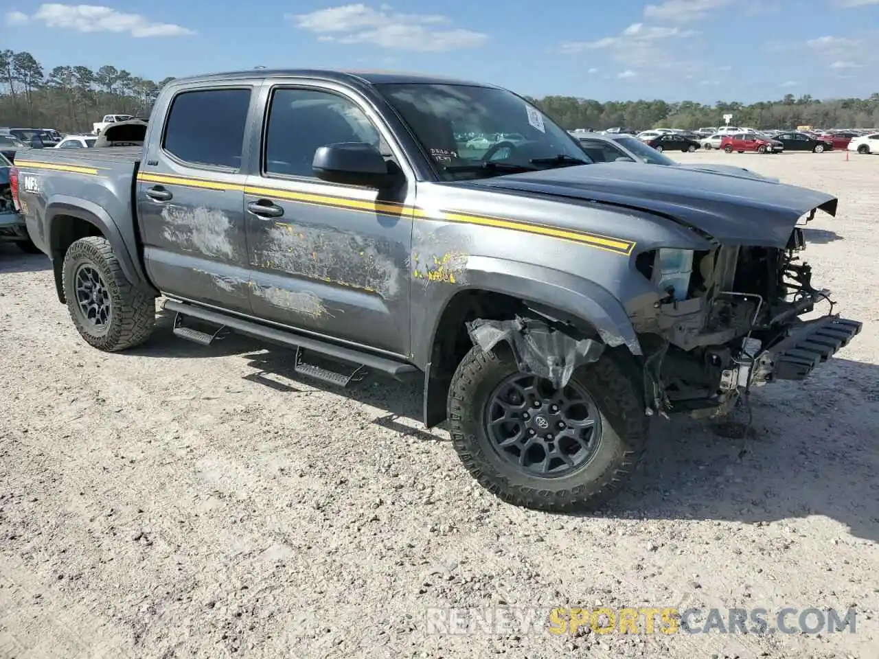 4 Photograph of a damaged car 3TMAZ5CN0NM160284 TOYOTA TACOMA 2022