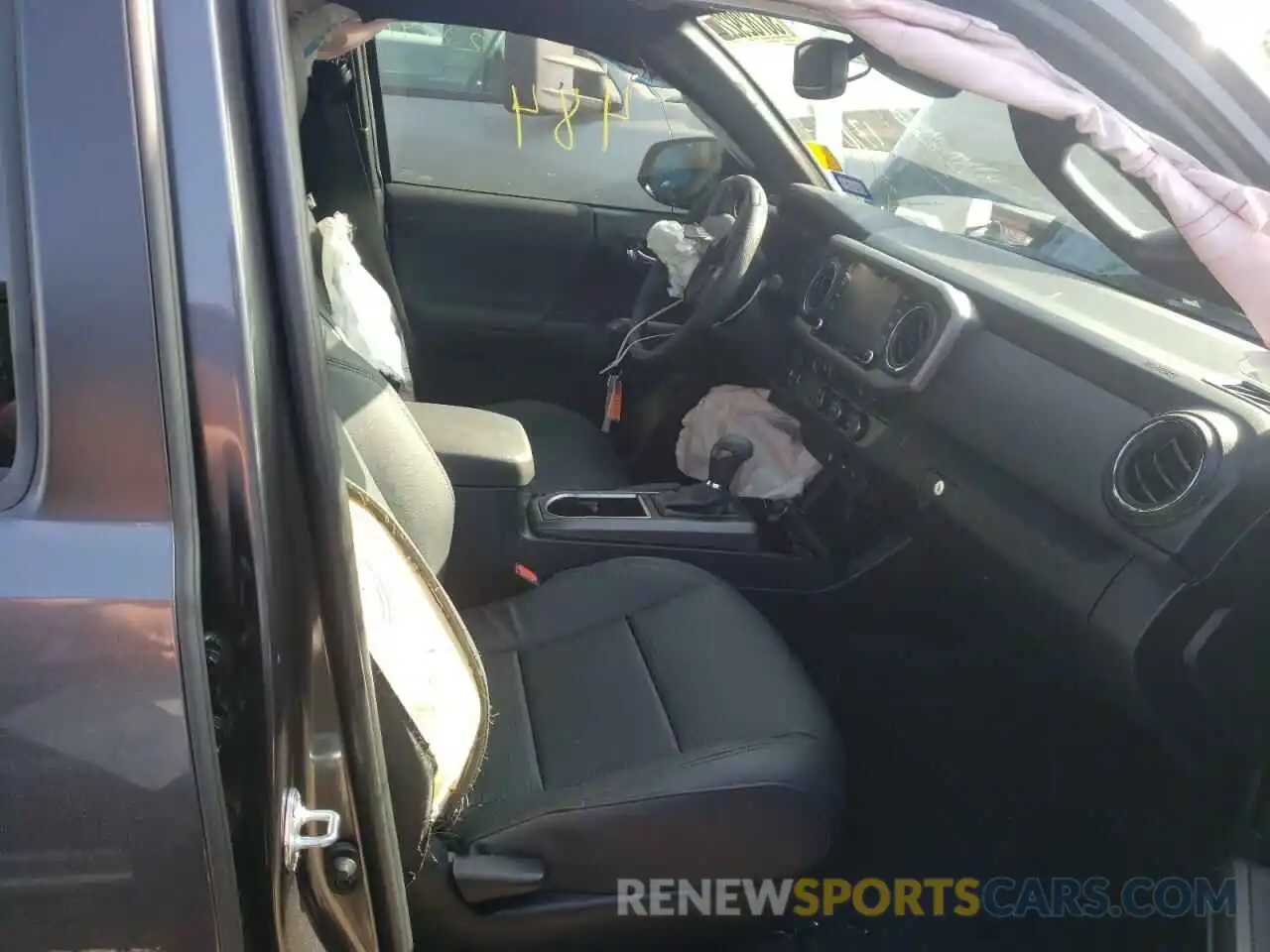 5 Photograph of a damaged car 3TMAZ5CN0NM171172 TOYOTA TACOMA 2022