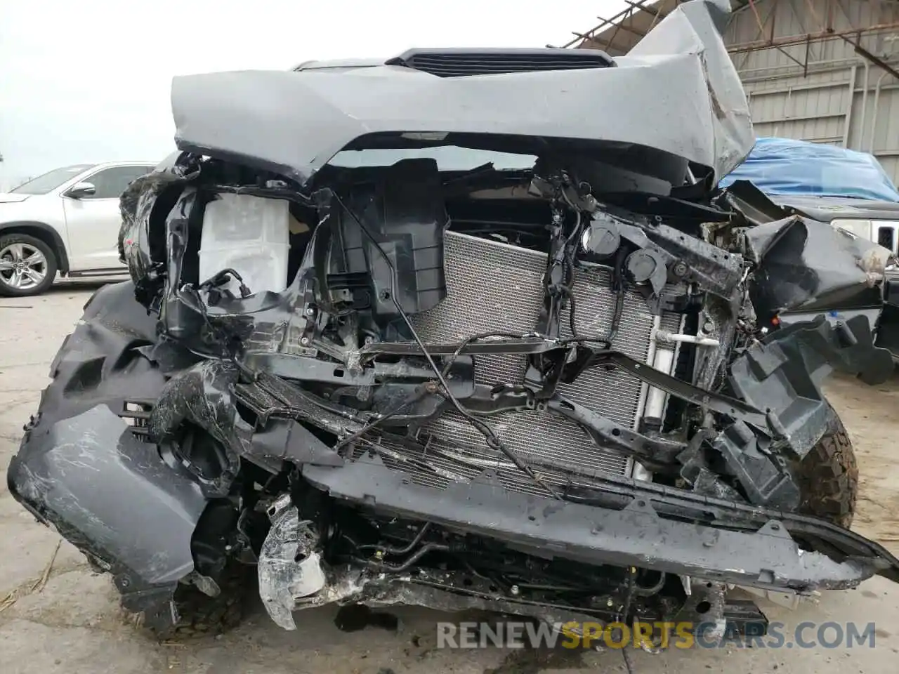 9 Photograph of a damaged car 3TMAZ5CN0NM171172 TOYOTA TACOMA 2022