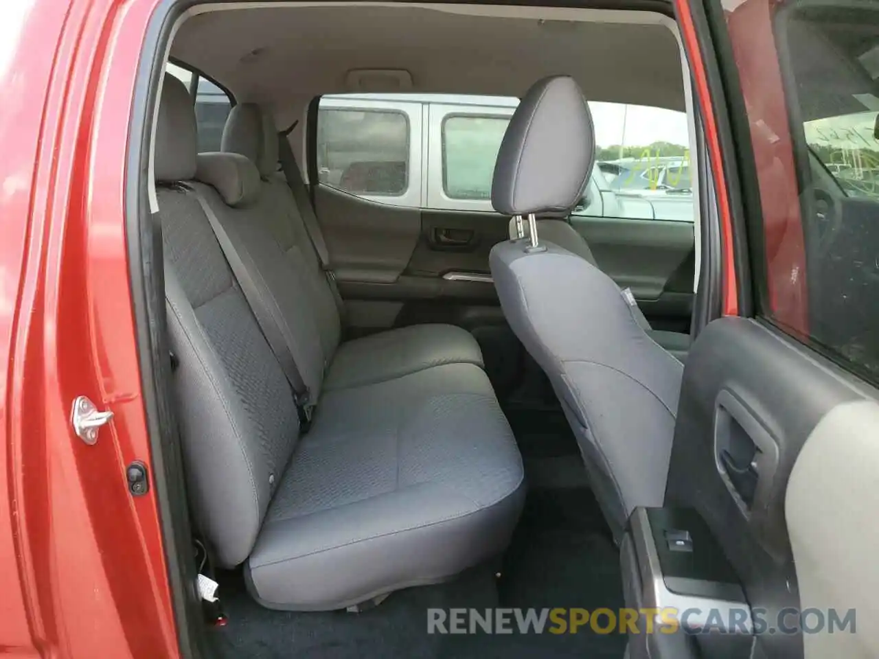 6 Photograph of a damaged car 3TMAZ5CN0NM175836 TOYOTA TACOMA 2022