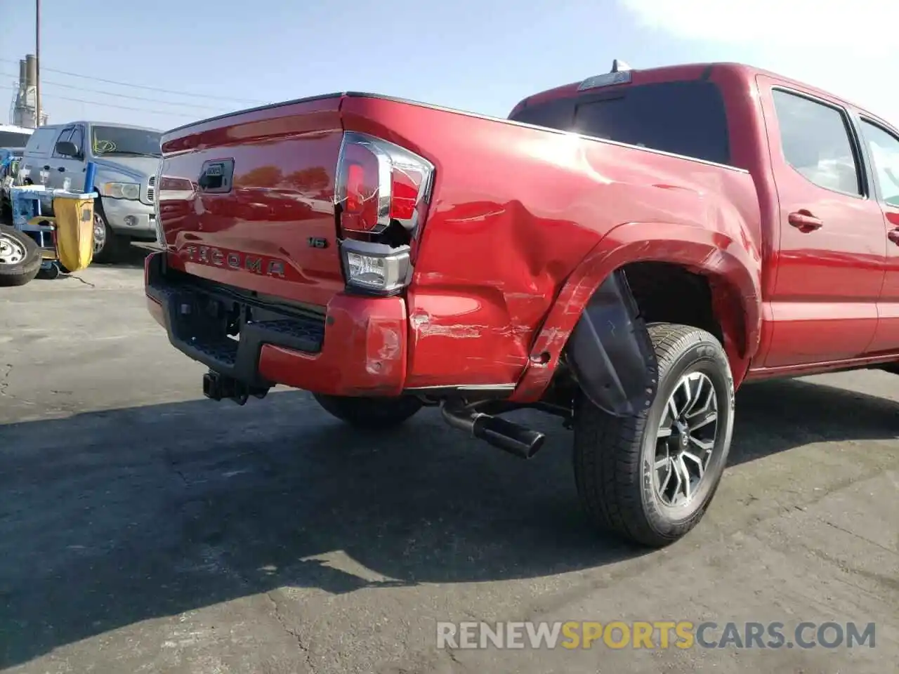 9 Photograph of a damaged car 3TMAZ5CN0NM177182 TOYOTA TACOMA 2022