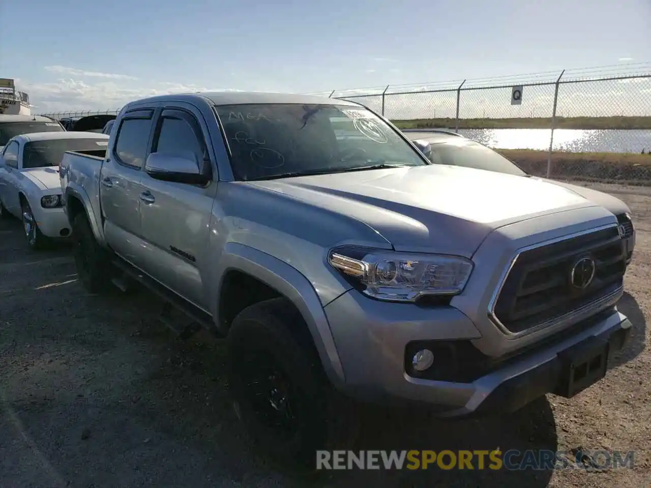 1 Photograph of a damaged car 3TMAZ5CN0NM181460 TOYOTA TACOMA 2022