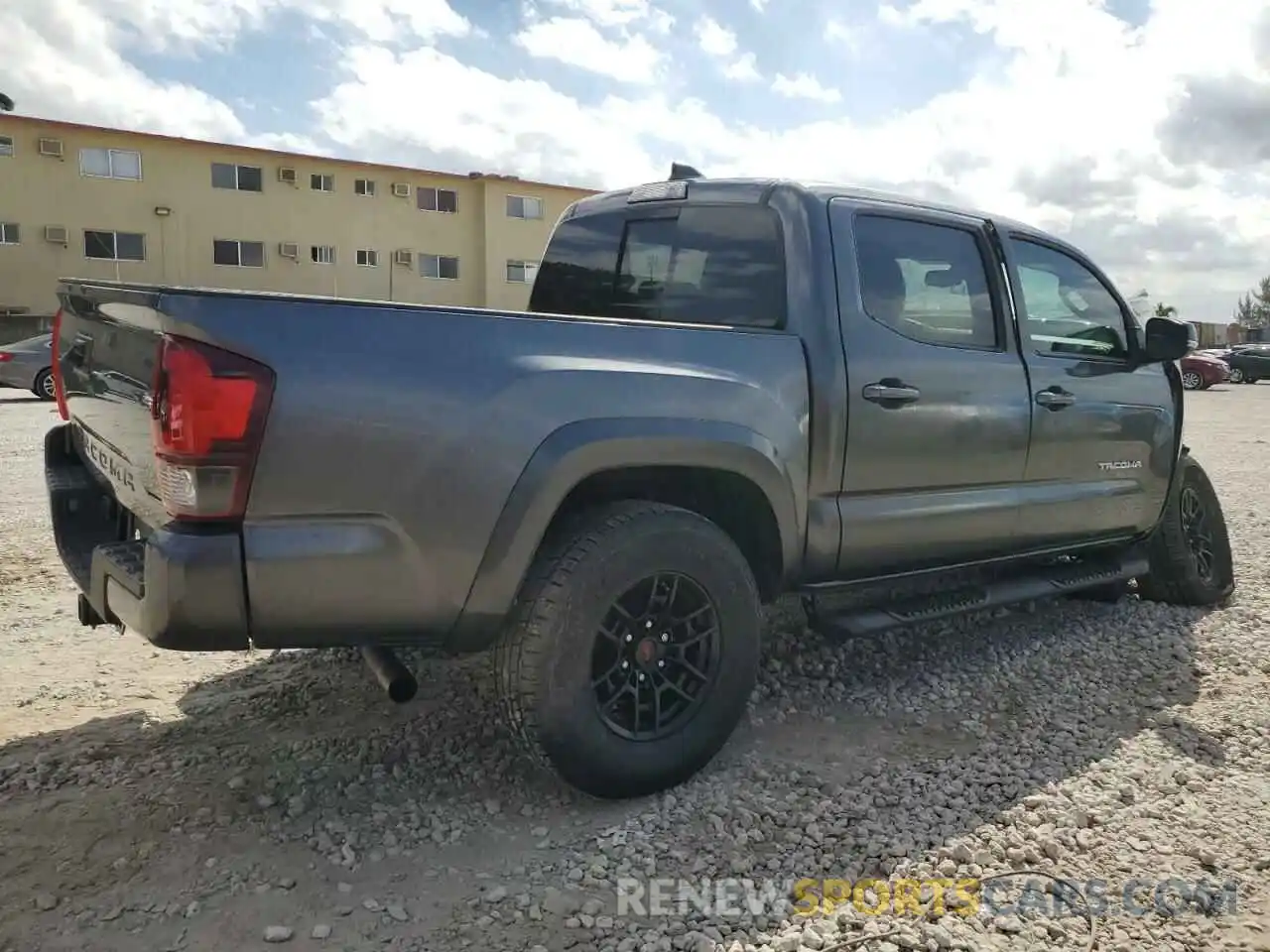 3 Photograph of a damaged car 3TMAZ5CN1NM169768 TOYOTA TACOMA 2022