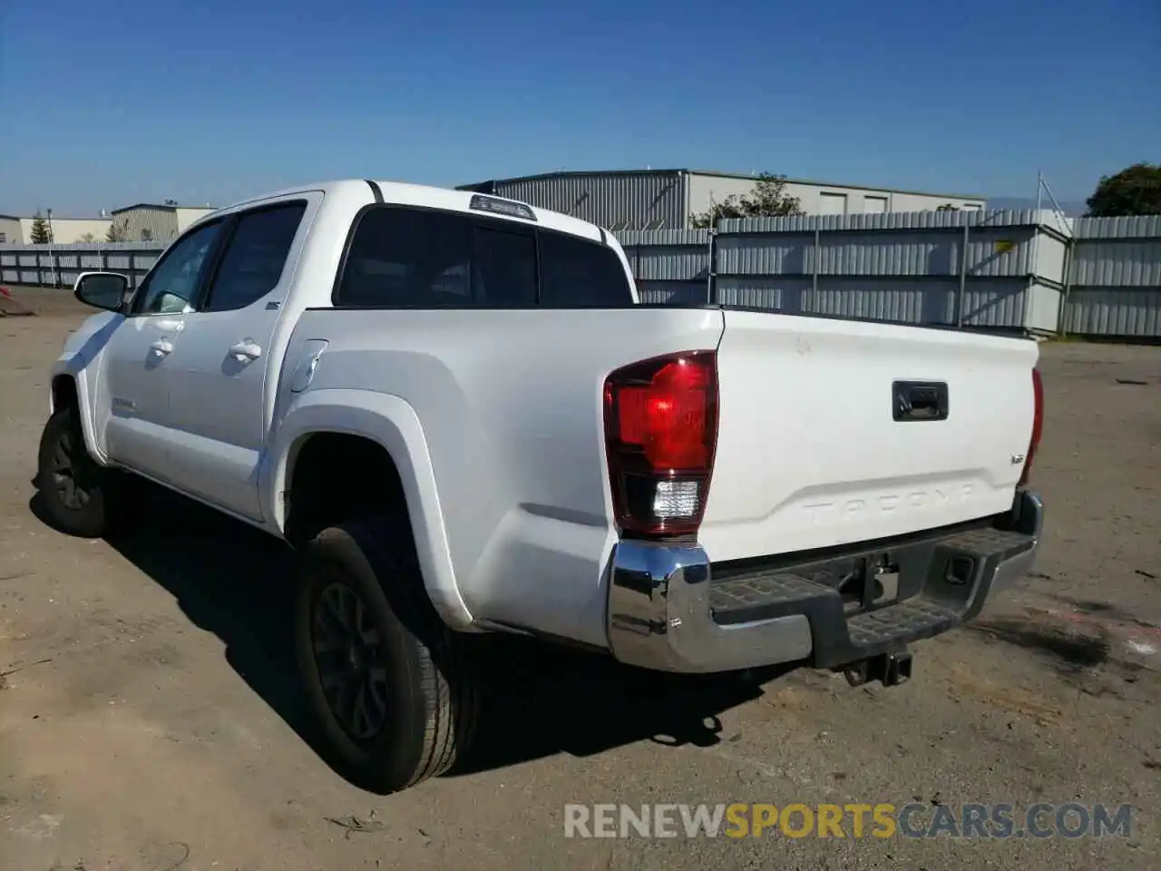 3 Photograph of a damaged car 3TMAZ5CN2NM162067 TOYOTA TACOMA 2022