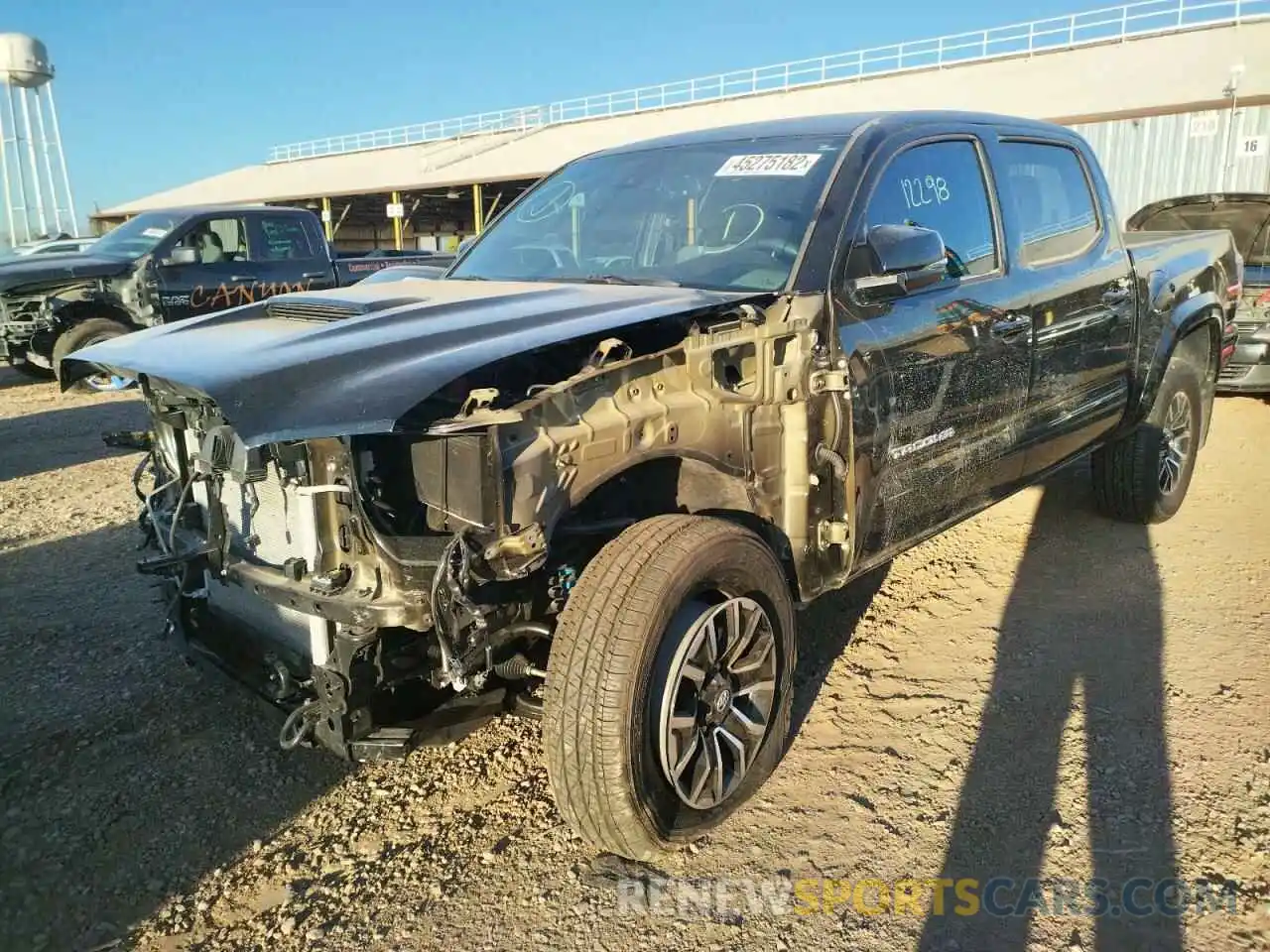 2 Photograph of a damaged car 3TMAZ5CN2NM165258 TOYOTA TACOMA 2022