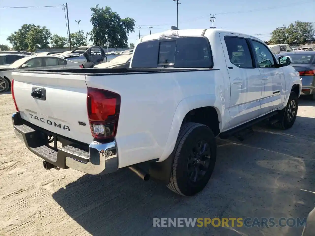 4 Photograph of a damaged car 3TMAZ5CN2NM173991 TOYOTA TACOMA 2022