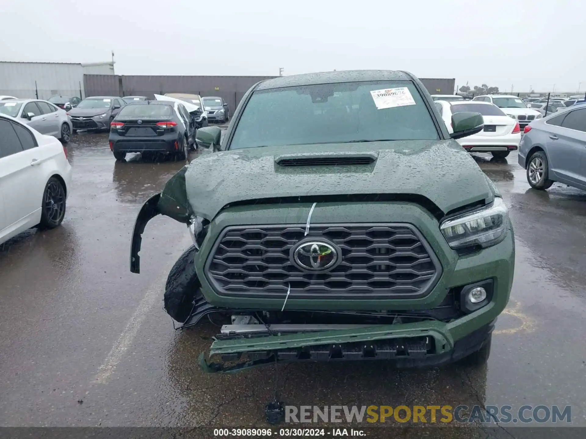 12 Photograph of a damaged car 3TMAZ5CN3NM171294 TOYOTA TACOMA 2022