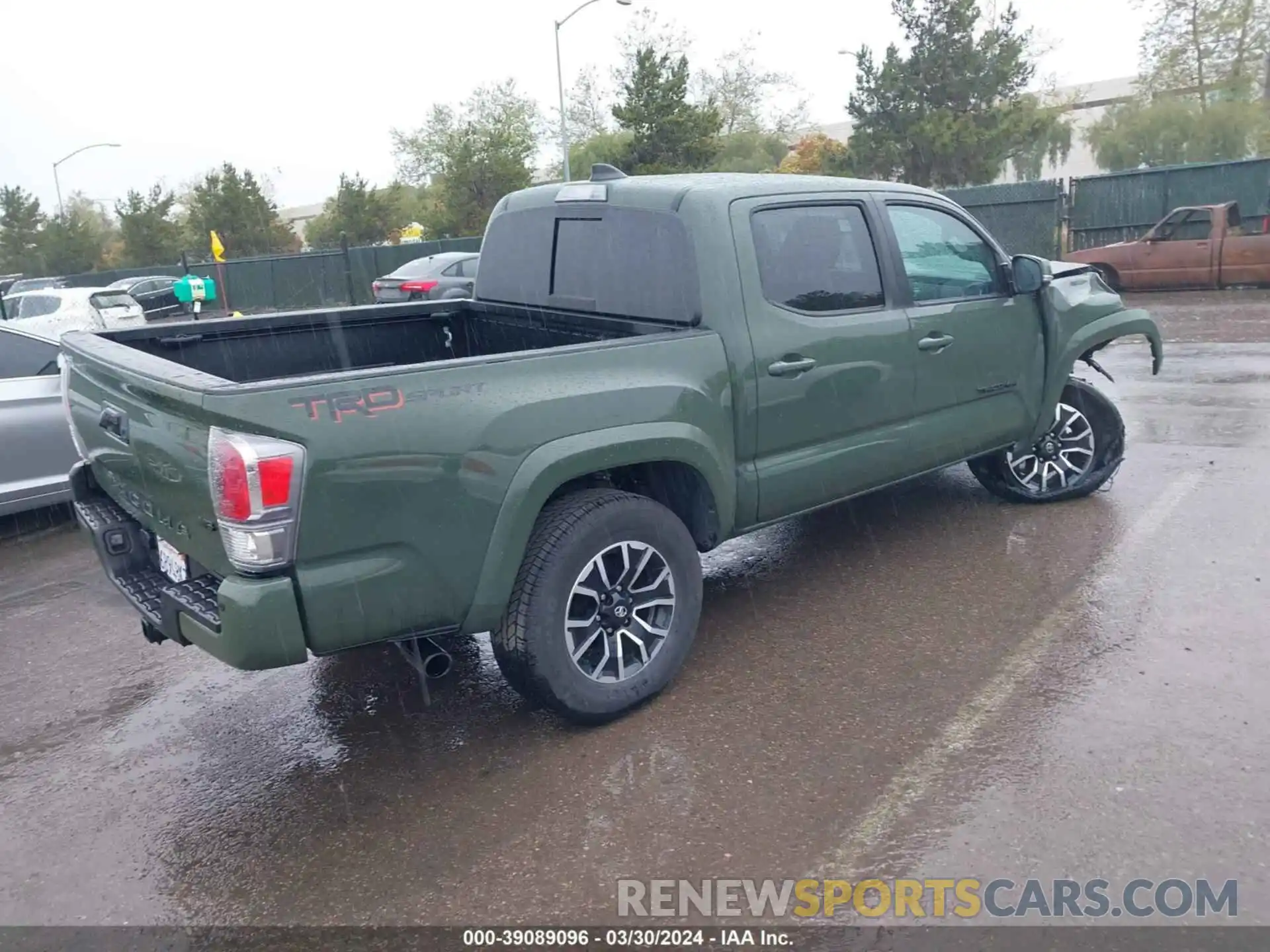 4 Photograph of a damaged car 3TMAZ5CN3NM171294 TOYOTA TACOMA 2022