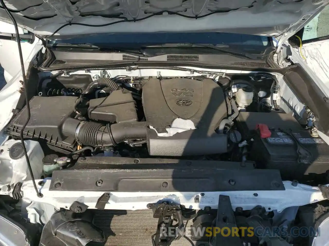 11 Photograph of a damaged car 3TMAZ5CN3NM180769 TOYOTA TACOMA 2022