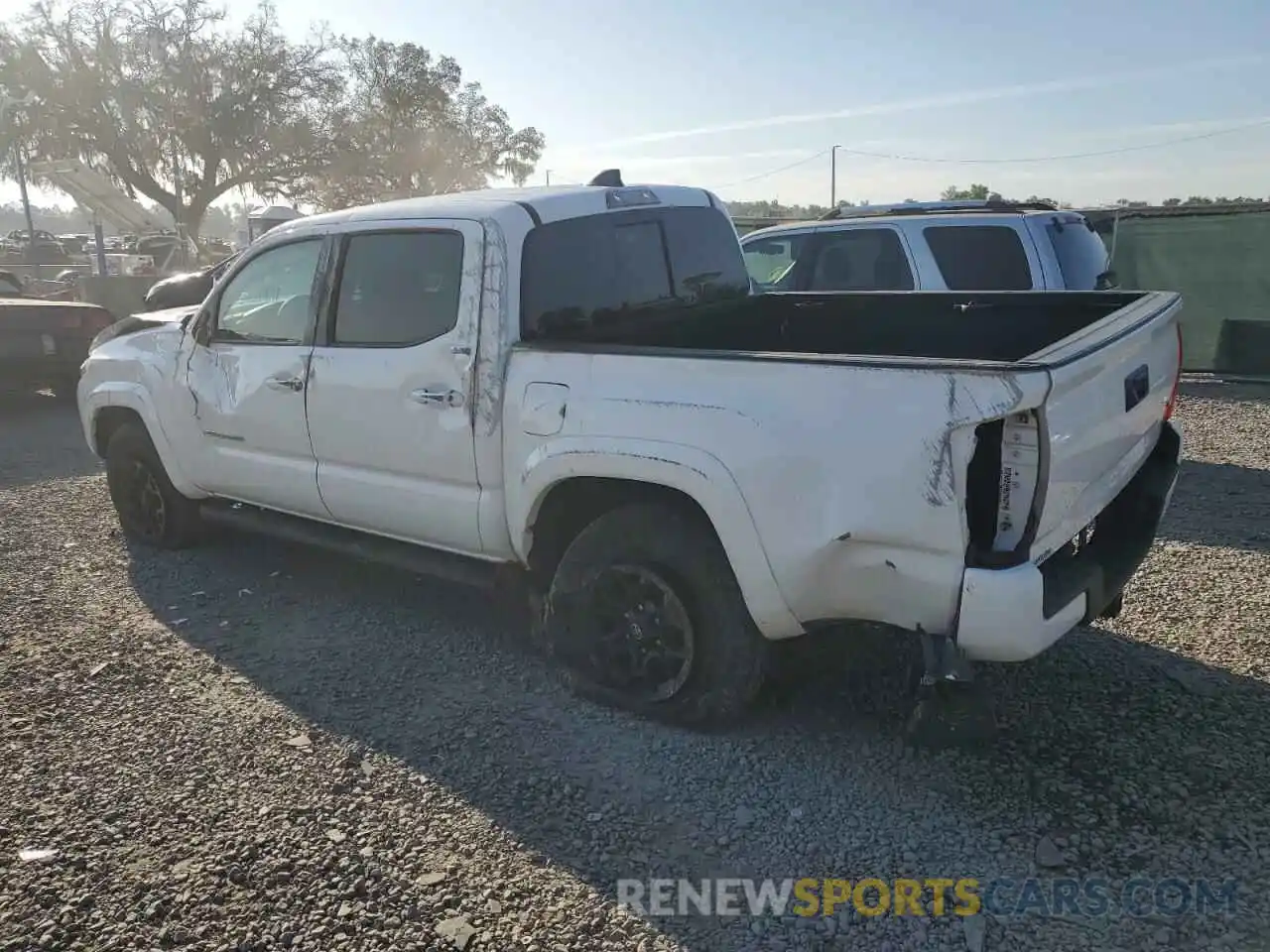 2 Photograph of a damaged car 3TMAZ5CN3NM180769 TOYOTA TACOMA 2022