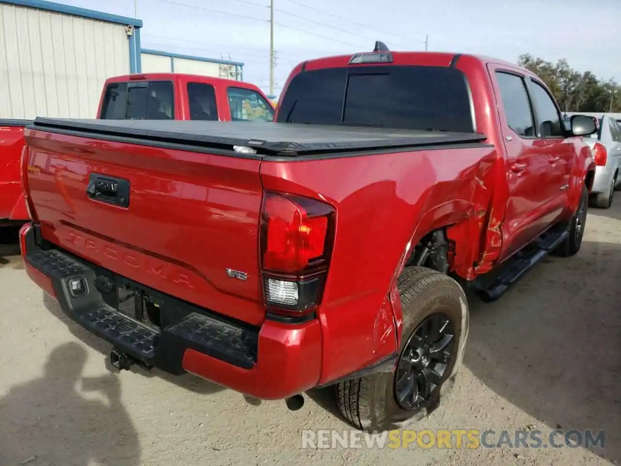 4 Photograph of a damaged car 3TMAZ5CN4NM160336 TOYOTA TACOMA 2022