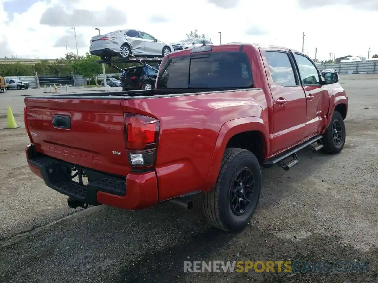 4 Photograph of a damaged car 3TMAZ5CN4NM163737 TOYOTA TACOMA 2022