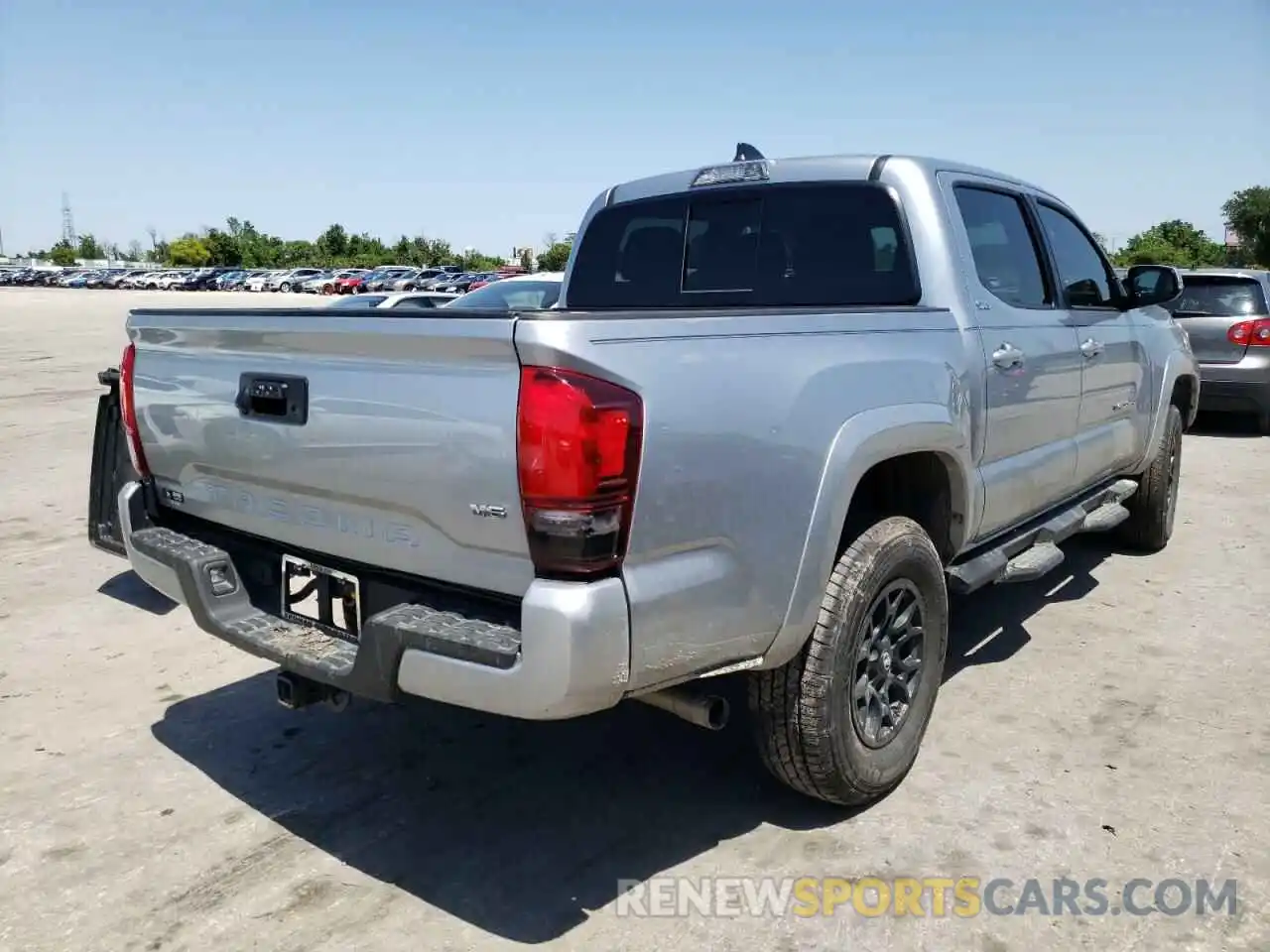 4 Photograph of a damaged car 3TMAZ5CN4NM166802 TOYOTA TACOMA 2022