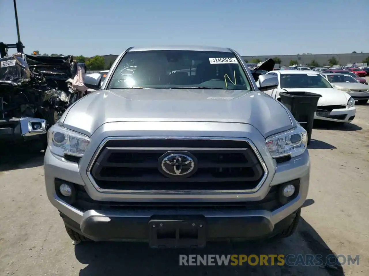 9 Photograph of a damaged car 3TMAZ5CN4NM166802 TOYOTA TACOMA 2022