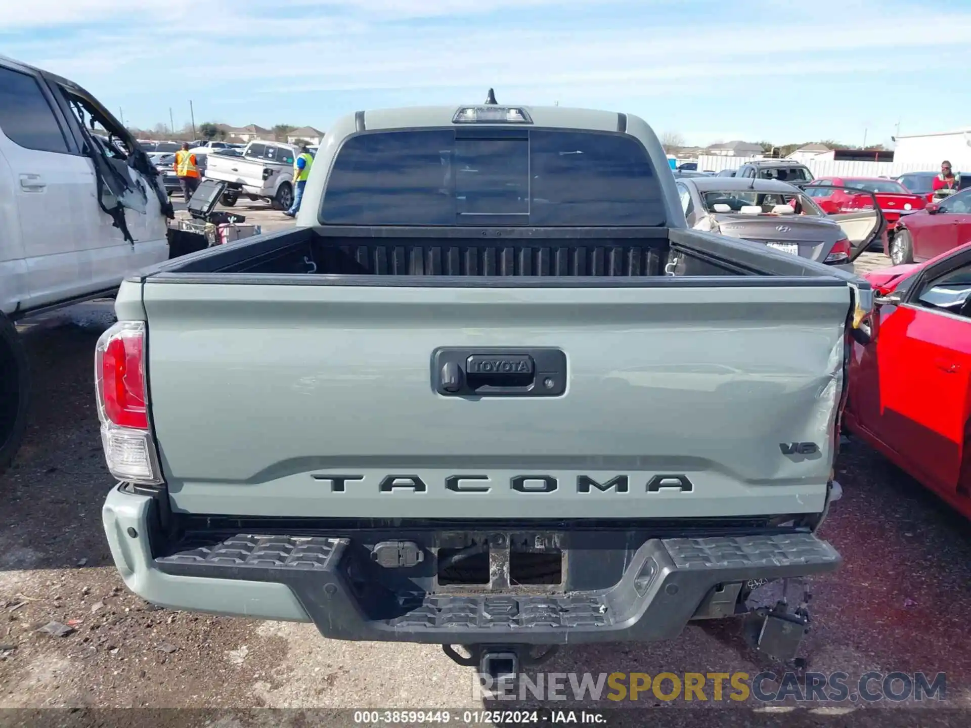 16 Photograph of a damaged car 3TMAZ5CN4NM186841 TOYOTA TACOMA 2022