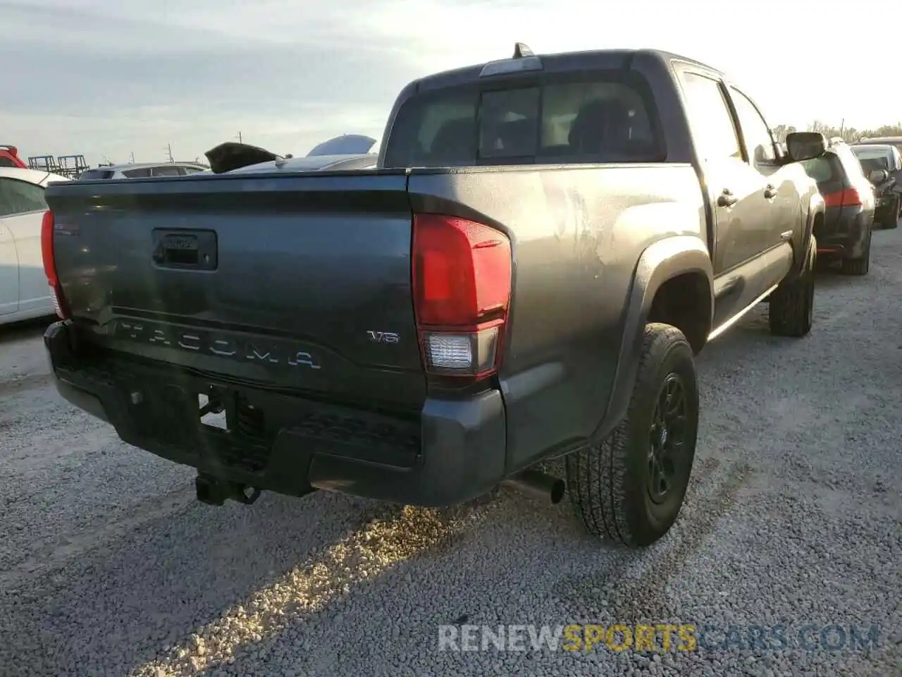 4 Photograph of a damaged car 3TMAZ5CN4NM186922 TOYOTA TACOMA 2022