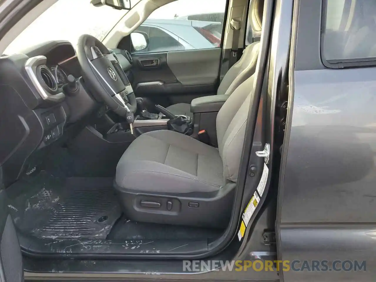 9 Photograph of a damaged car 3TMAZ5CN4NM186922 TOYOTA TACOMA 2022