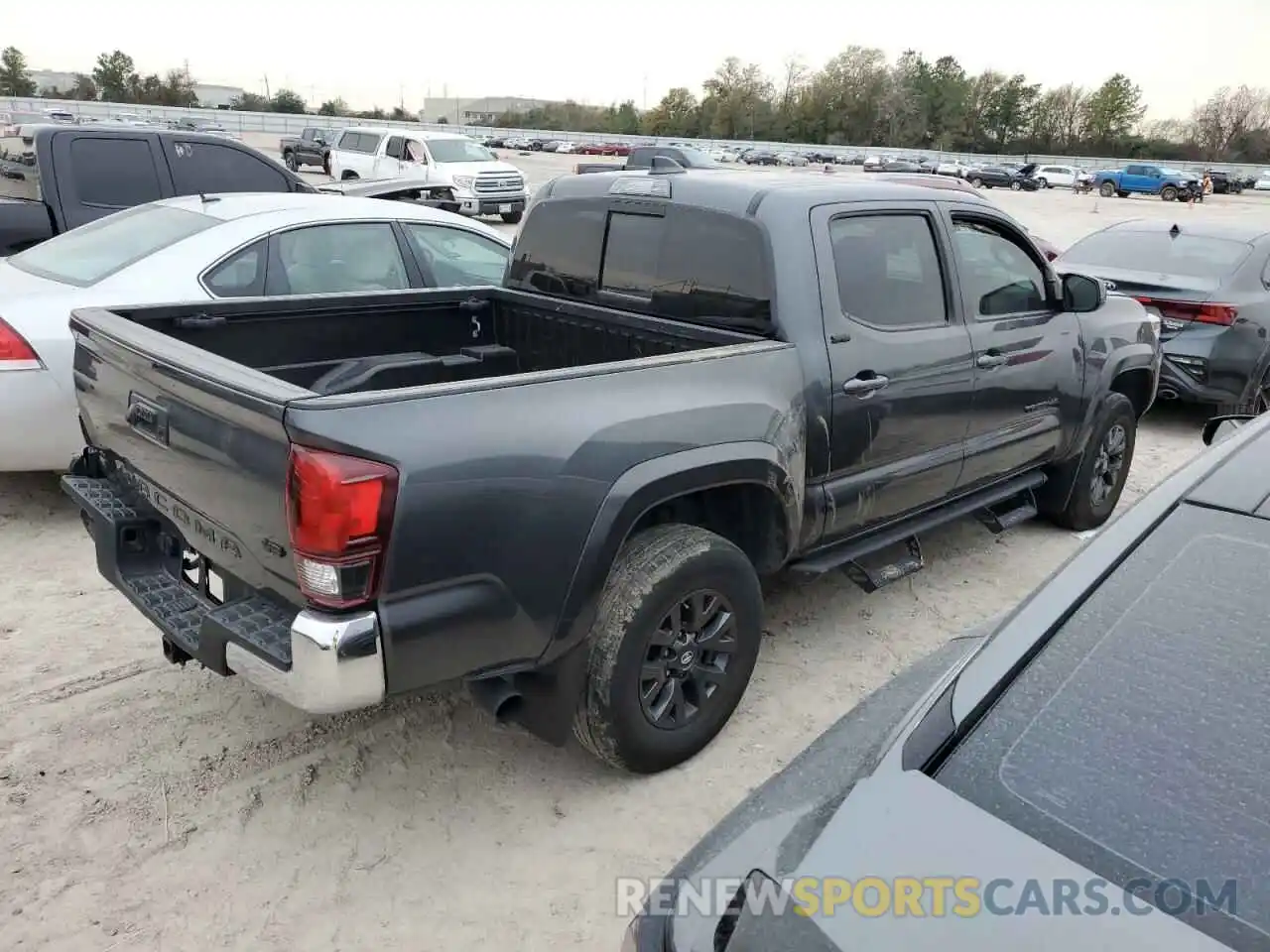 3 Photograph of a damaged car 3TMAZ5CN5NM160961 TOYOTA TACOMA 2022