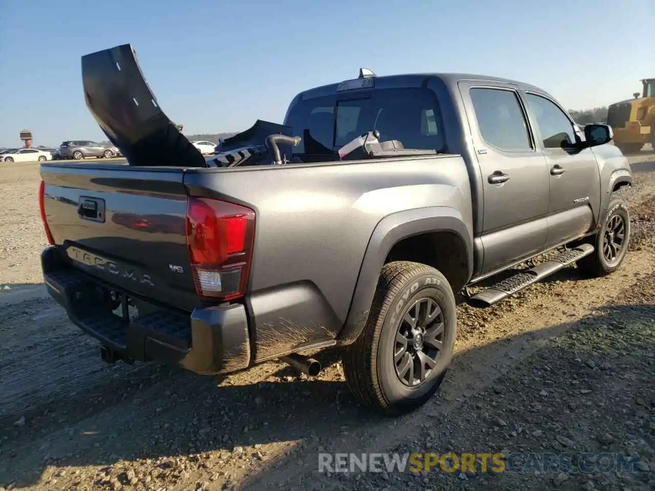 4 Photograph of a damaged car 3TMAZ5CN5NM168140 TOYOTA TACOMA 2022