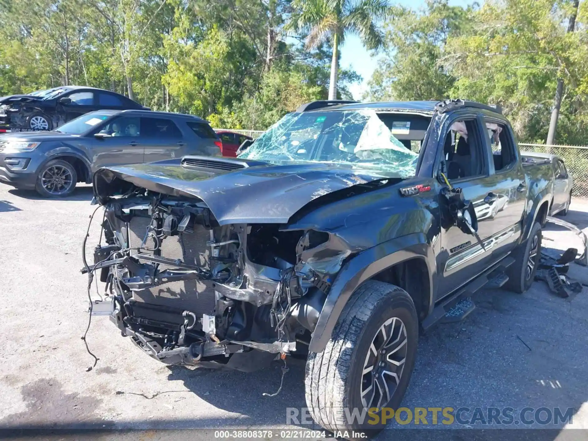 2 Photograph of a damaged car 3TMAZ5CN5NM169224 TOYOTA TACOMA 2022