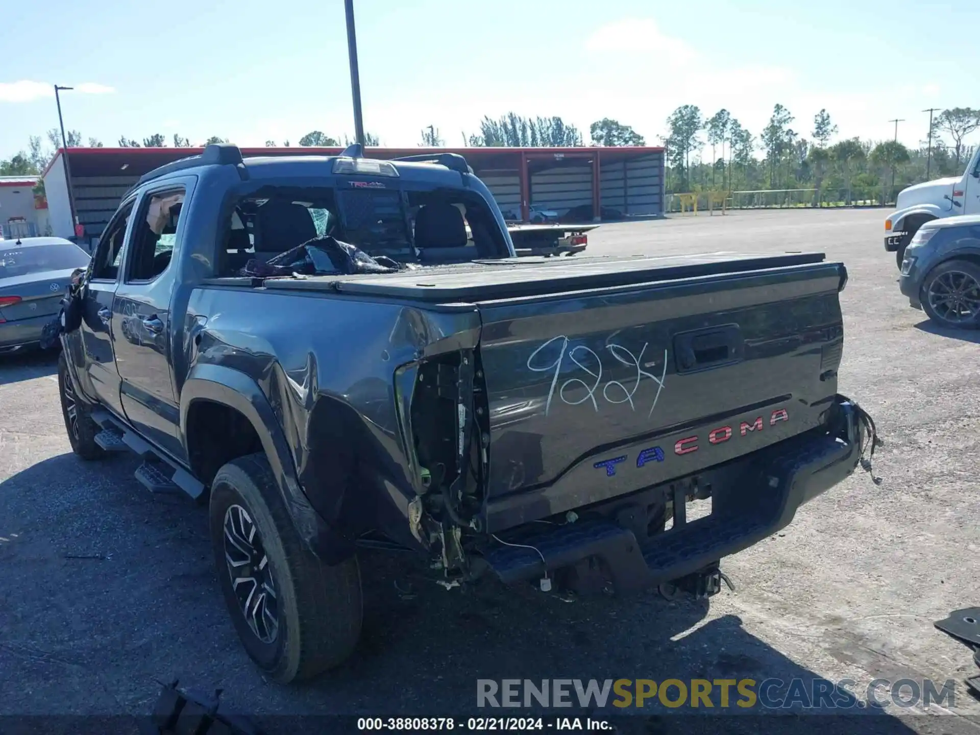 3 Photograph of a damaged car 3TMAZ5CN5NM169224 TOYOTA TACOMA 2022