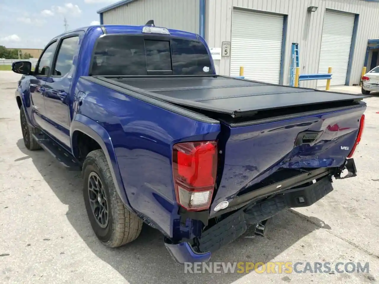 3 Photograph of a damaged car 3TMAZ5CN5NM171197 TOYOTA TACOMA 2022