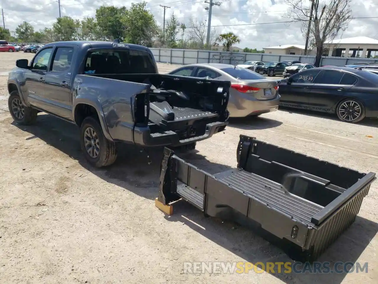 3 Photograph of a damaged car 3TMAZ5CN6NM162430 TOYOTA TACOMA 2022