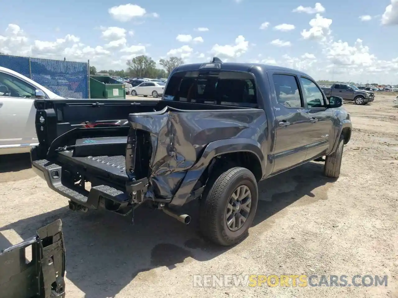 4 Photograph of a damaged car 3TMAZ5CN6NM162430 TOYOTA TACOMA 2022