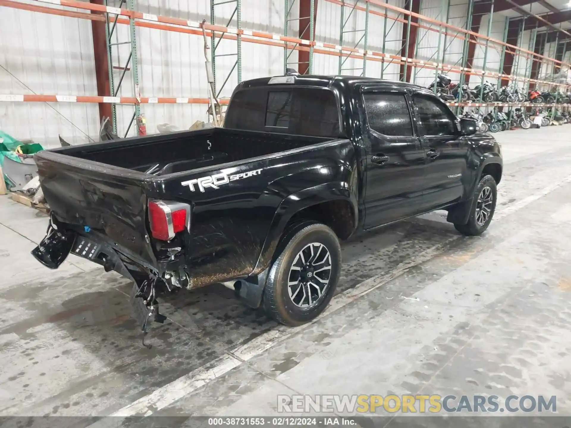 4 Photograph of a damaged car 3TMAZ5CN6NM164789 TOYOTA TACOMA 2022