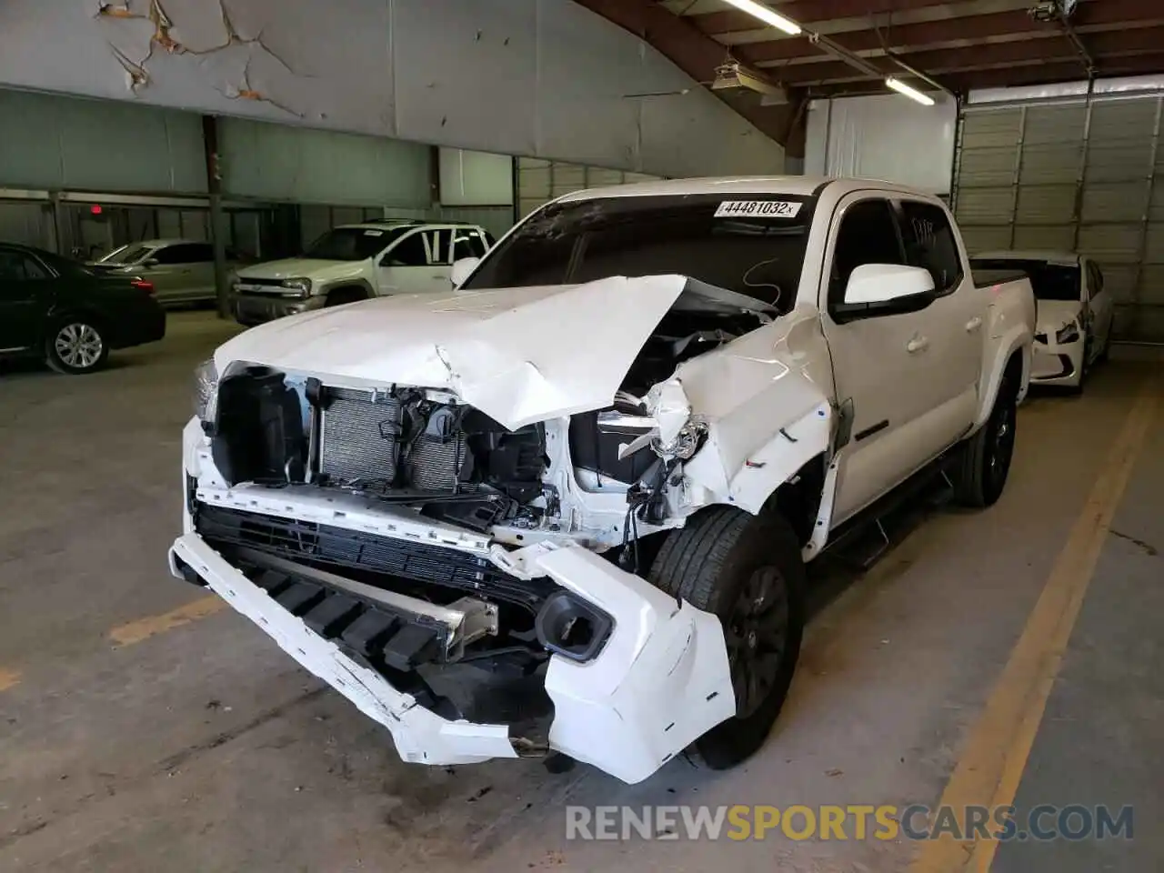 2 Photograph of a damaged car 3TMAZ5CN6NM169636 TOYOTA TACOMA 2022