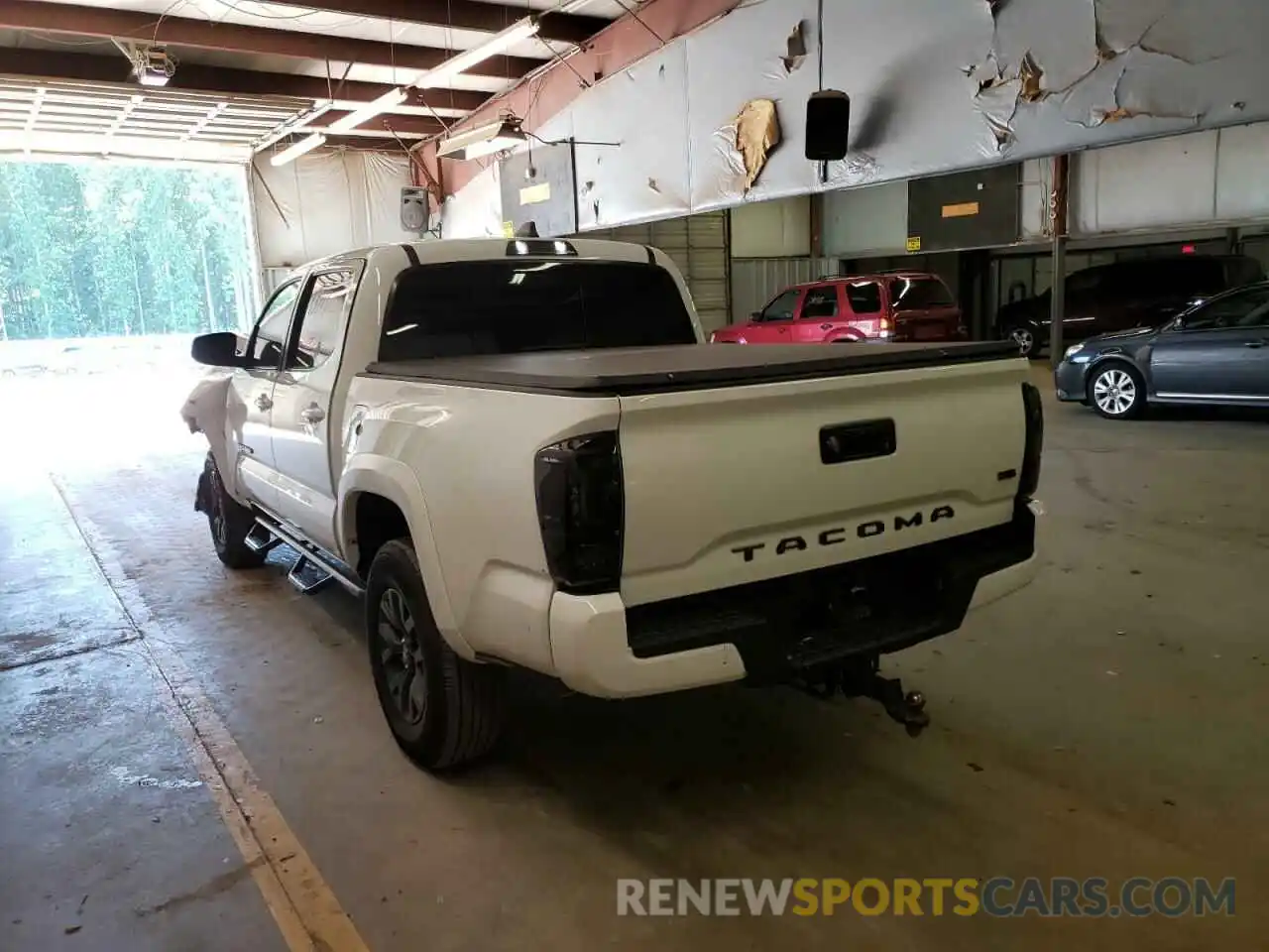 3 Photograph of a damaged car 3TMAZ5CN6NM169636 TOYOTA TACOMA 2022