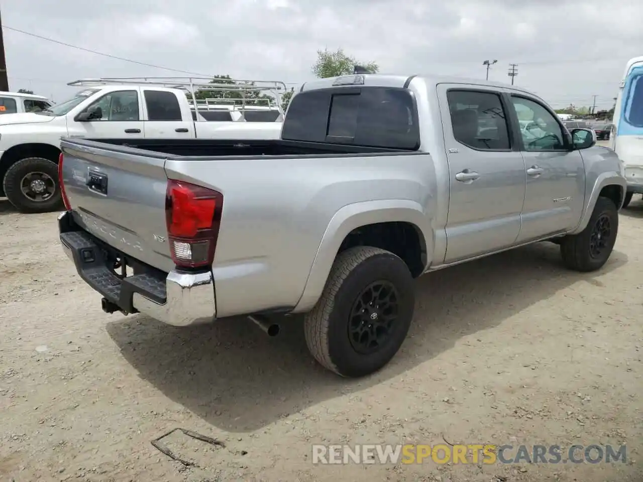 4 Photograph of a damaged car 3TMAZ5CN6NM171323 TOYOTA TACOMA 2022