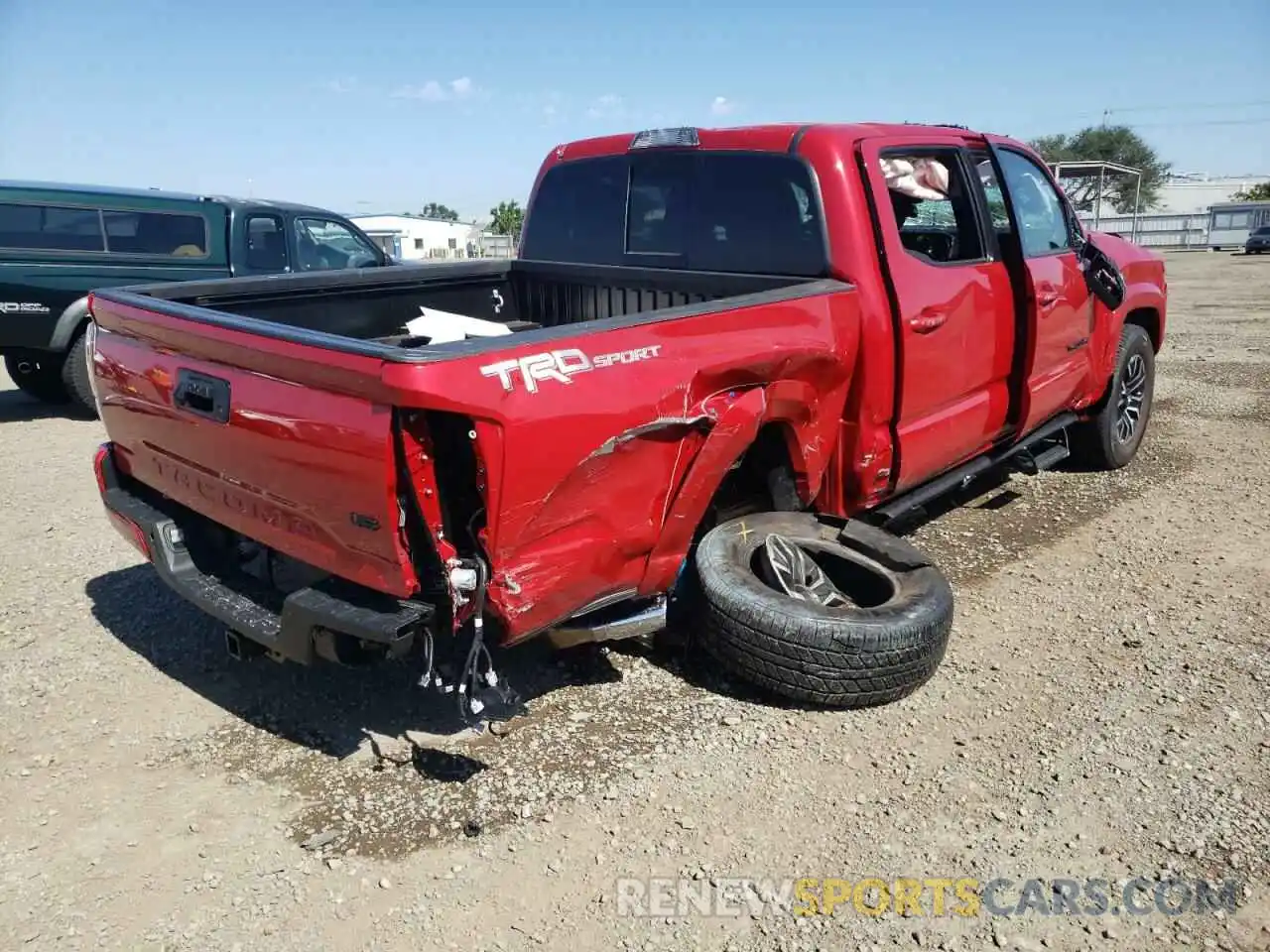 4 Photograph of a damaged car 3TMAZ5CN6NM181348 TOYOTA TACOMA 2022