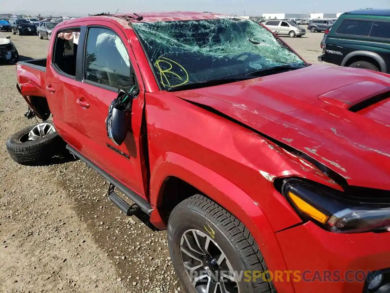 9 Photograph of a damaged car 3TMAZ5CN6NM181348 TOYOTA TACOMA 2022