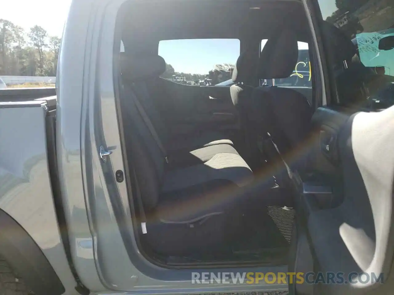 6 Photograph of a damaged car 3TMAZ5CN7NM160721 TOYOTA TACOMA 2022