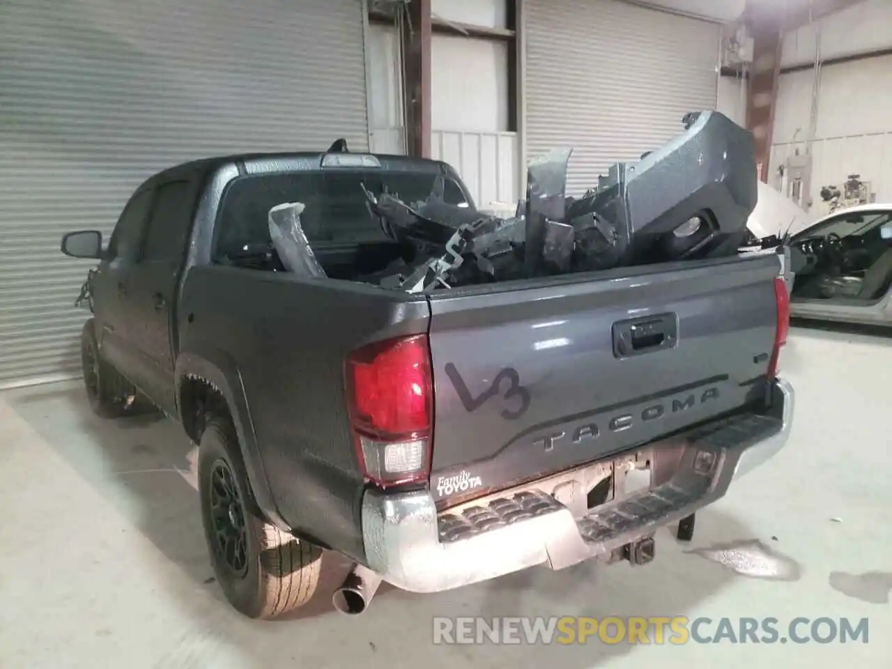 3 Photograph of a damaged car 3TMAZ5CN7NM160928 TOYOTA TACOMA 2022