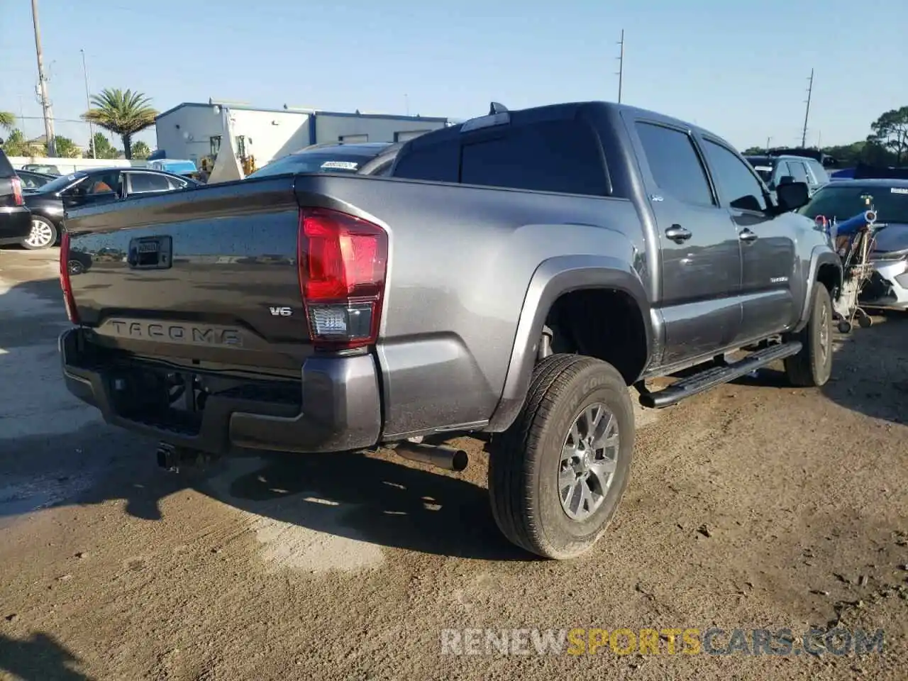 4 Photograph of a damaged car 3TMAZ5CN7NM164168 TOYOTA TACOMA 2022