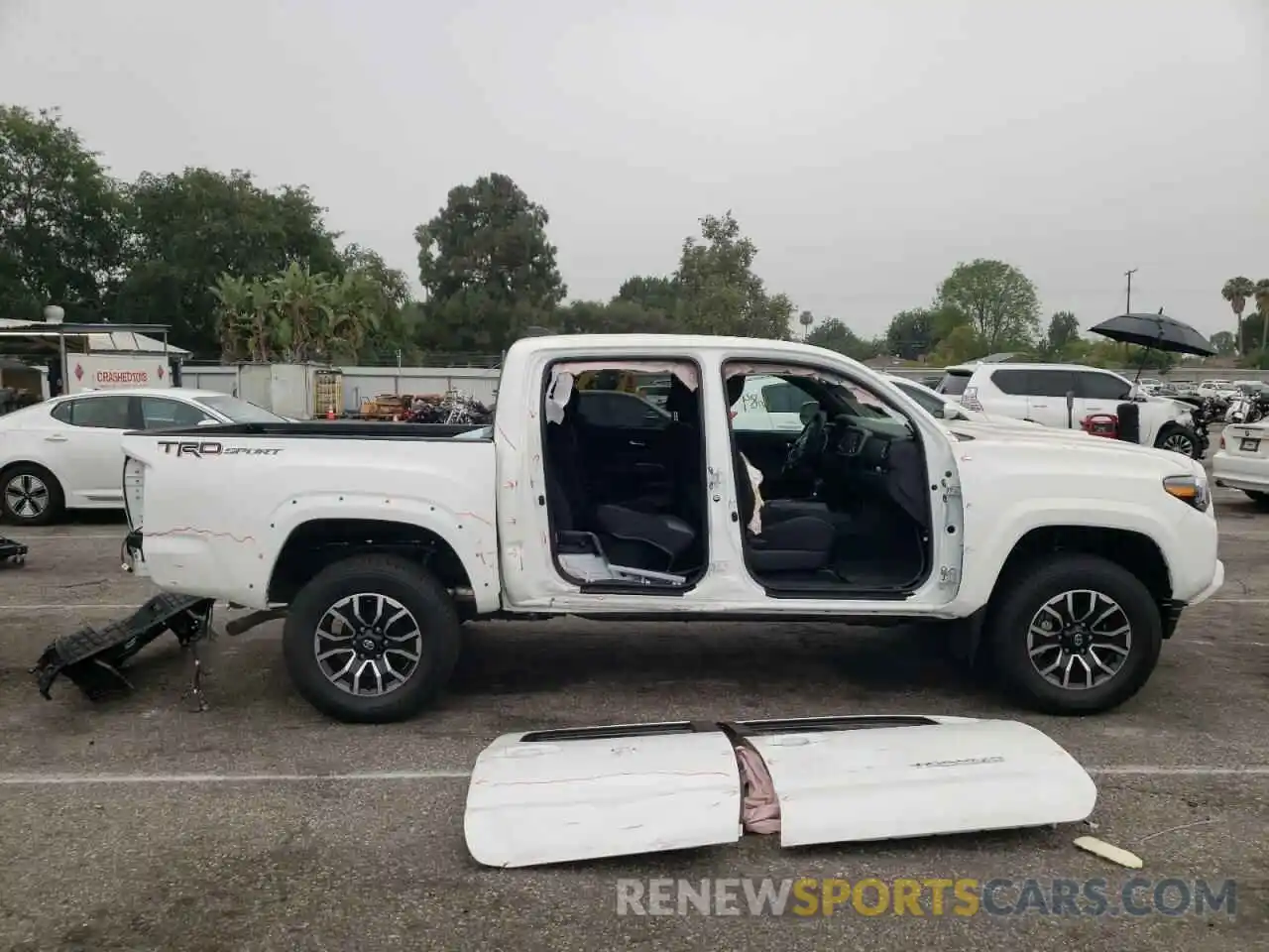 9 Photograph of a damaged car 3TMAZ5CN7NM171590 TOYOTA TACOMA 2022